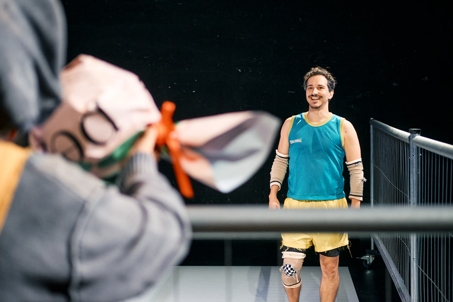 Foto_Christopher_Horne_Riesenprobleme_250911120445_Web