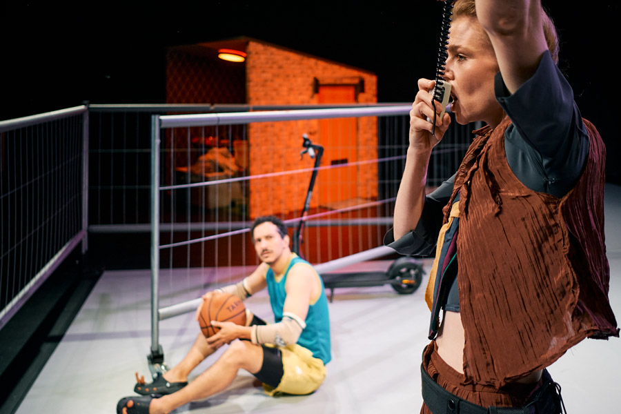 Foto_Christopher_Horne_Riesenprobleme_250911232833_Web